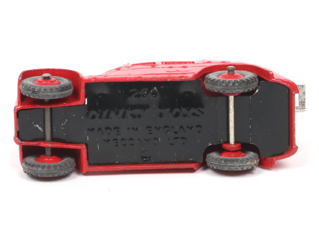 Lot 230 - DINKY TOYS (GB) (1)