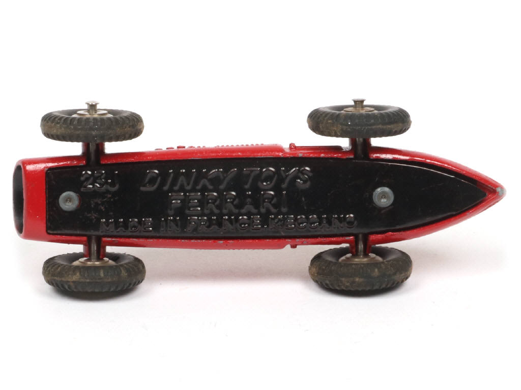 Lot 251 - DINKY TOYS (FRANCE) (1)