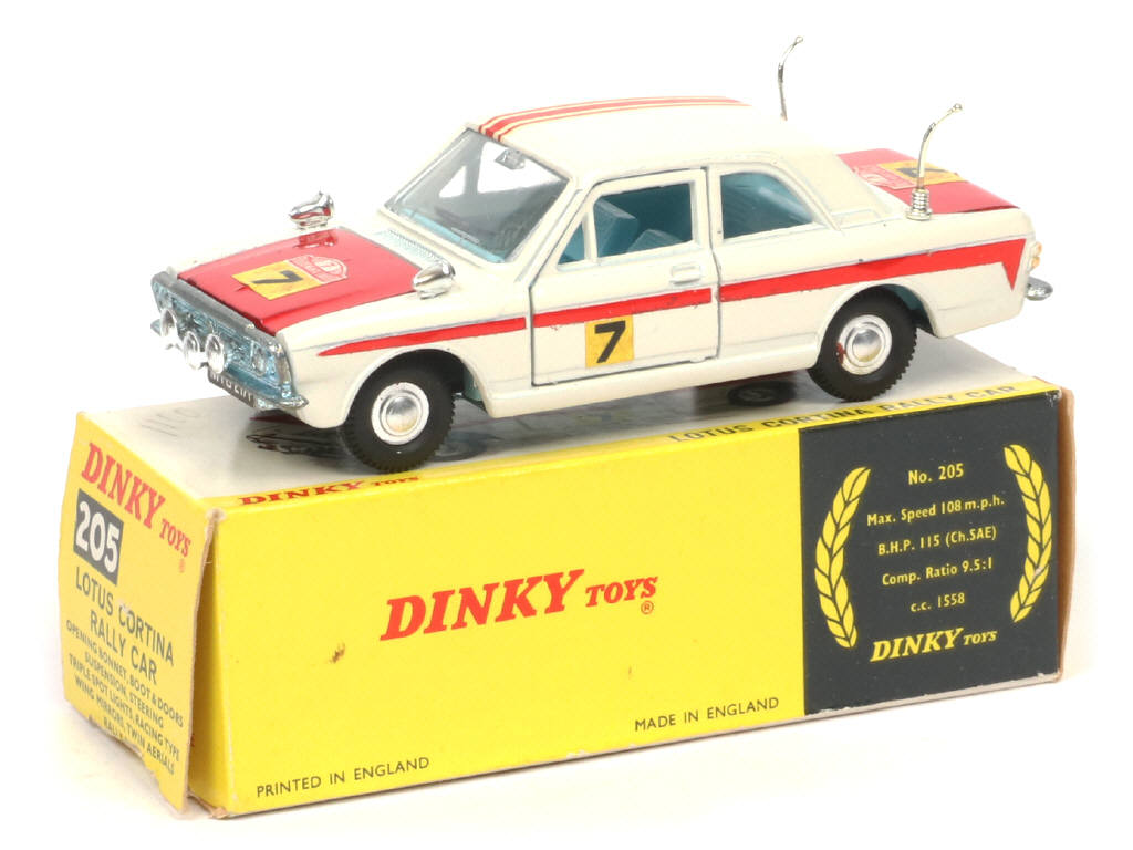 Lot 229 - DINKY TOYS (GB) (1)