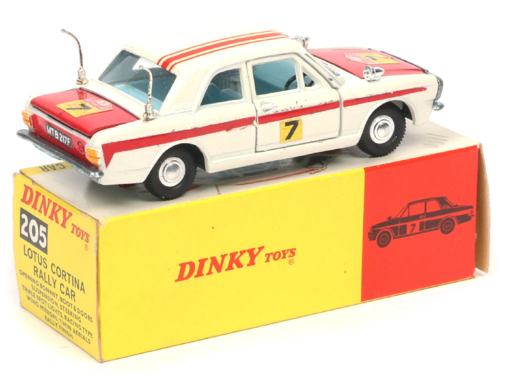 Lot 229 - DINKY TOYS (GB) (1)