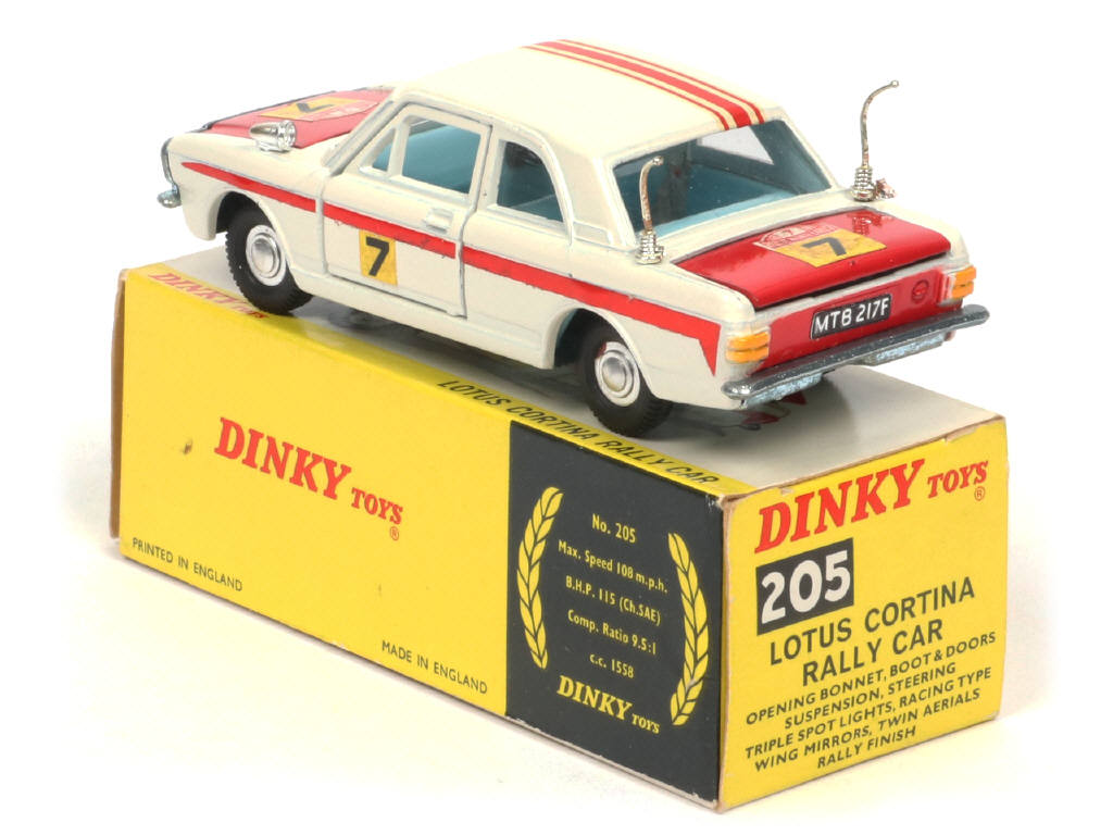 Lot 229 - DINKY TOYS (GB) (1)