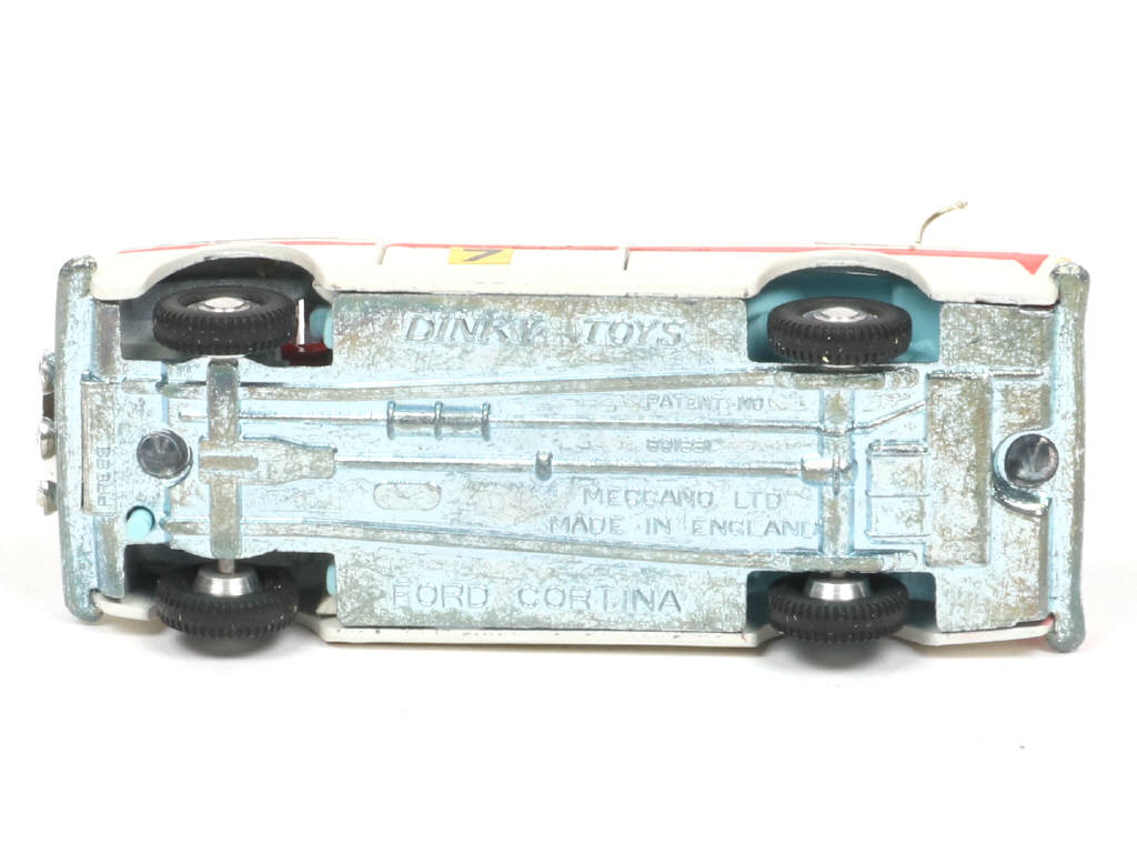 Lot 229 - DINKY TOYS (GB) (1)