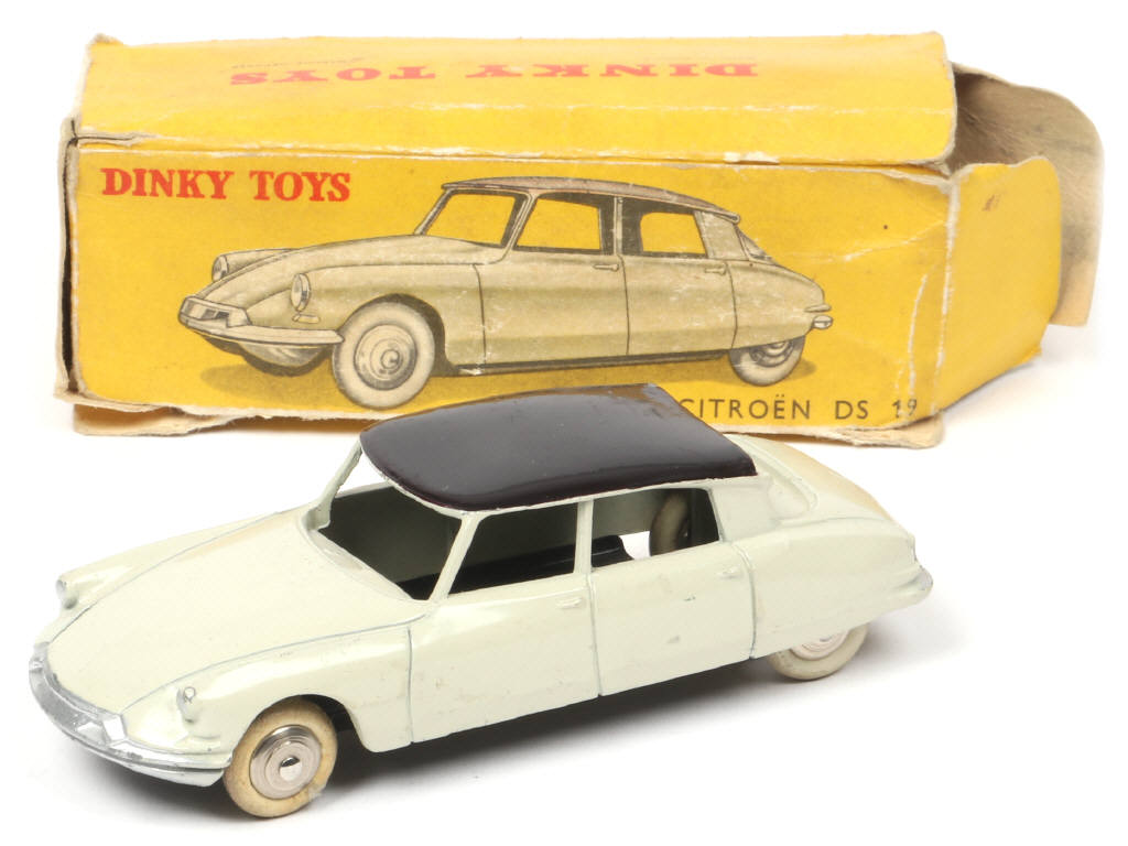 Lot 253 - DINKY TOYS (FRANCE) (1)
