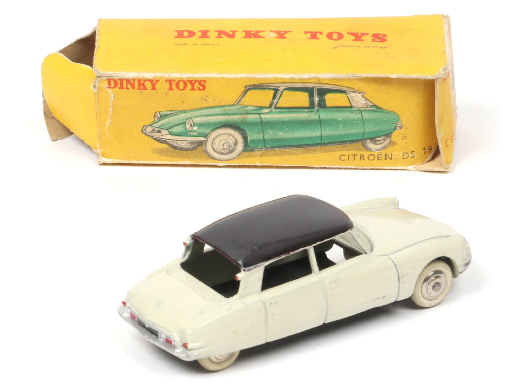 Lot 253 - DINKY TOYS (FRANCE) (1)