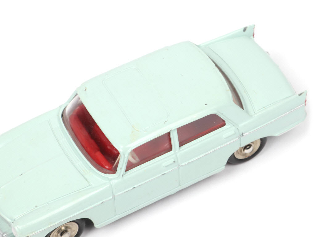 Lot 276 - DINKY TOYS (FRANCE) (1)