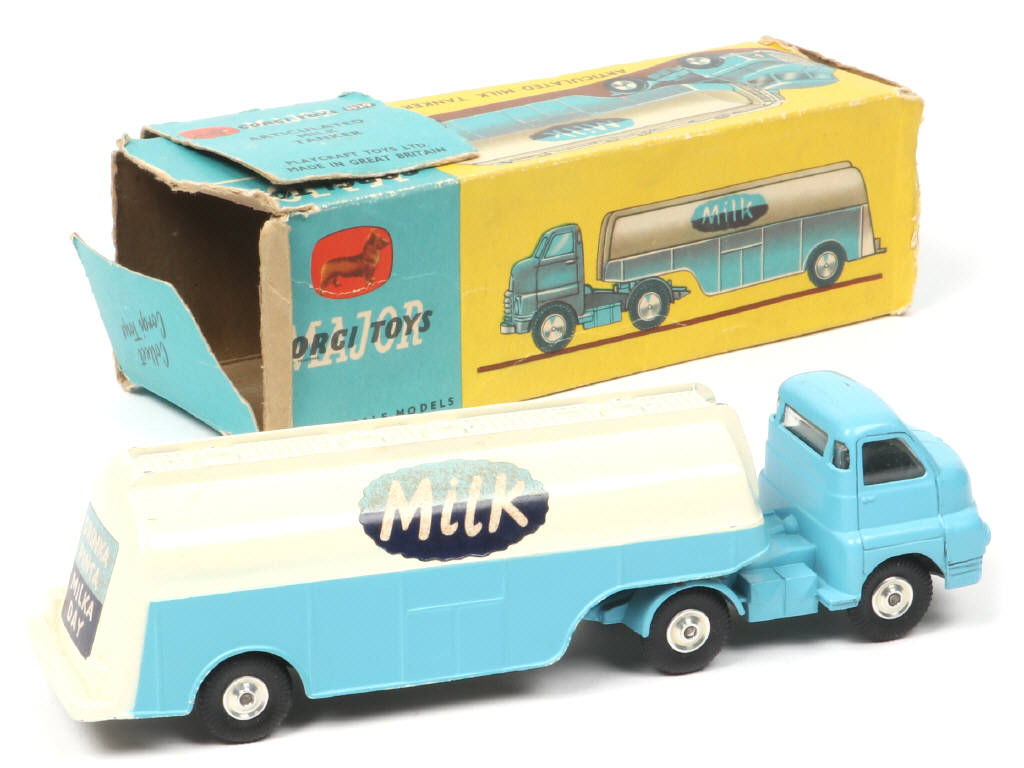 Lot 212 - CORGI TOYS (GB) (1)