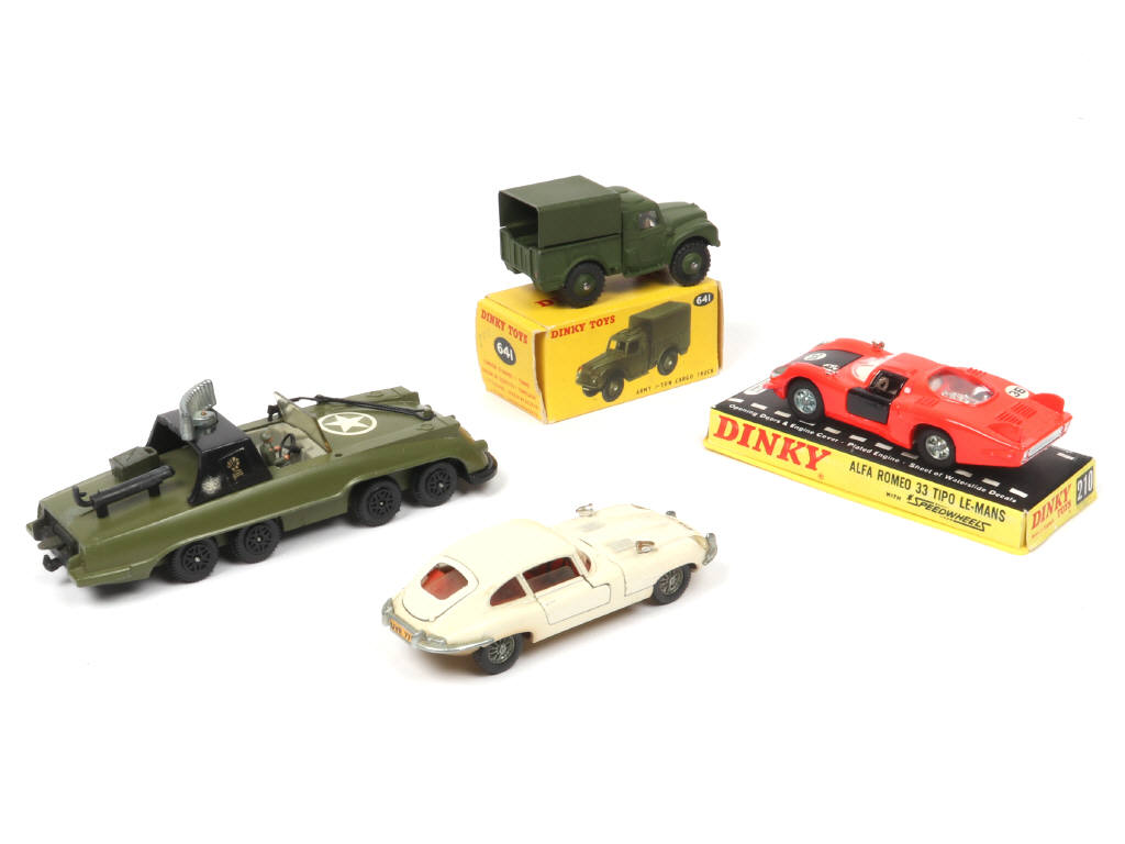 Lot 243 - DINKY TOYS (GB) (4)