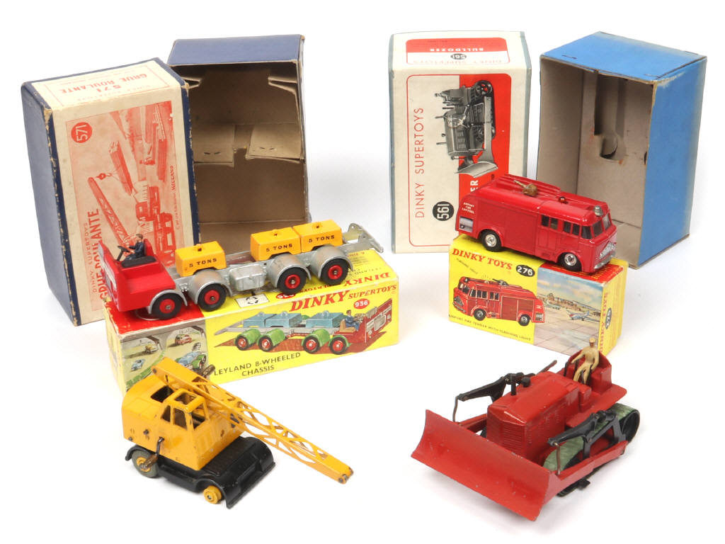 Lot 244 - DINKY TOYS (GB) (4)