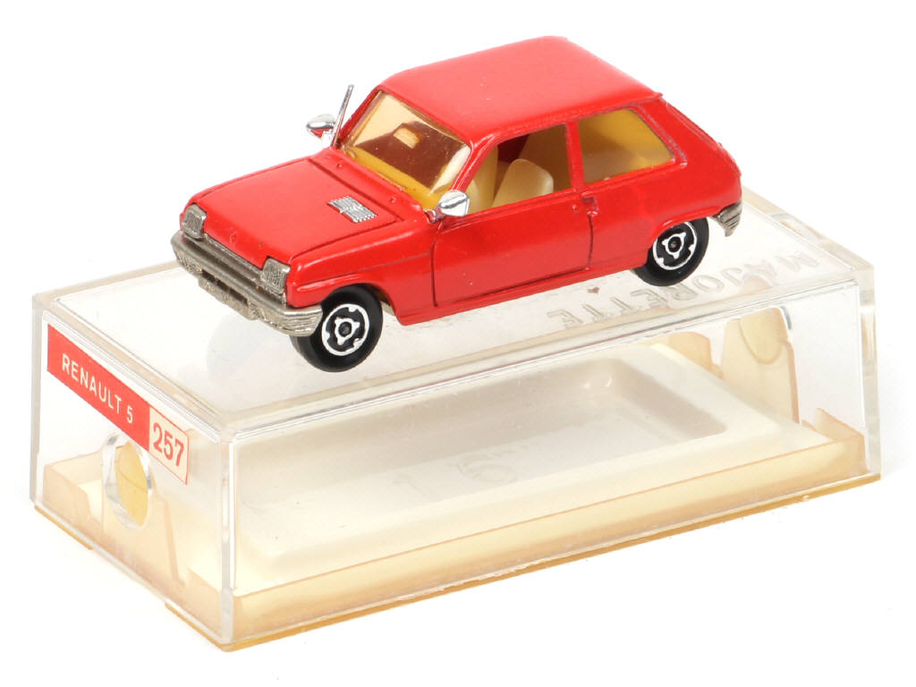 Lot 165 - MAJORETTE (FRANCE) (1)