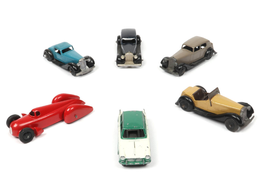 Lot 245 - DINKY TOYS (GB) (6)