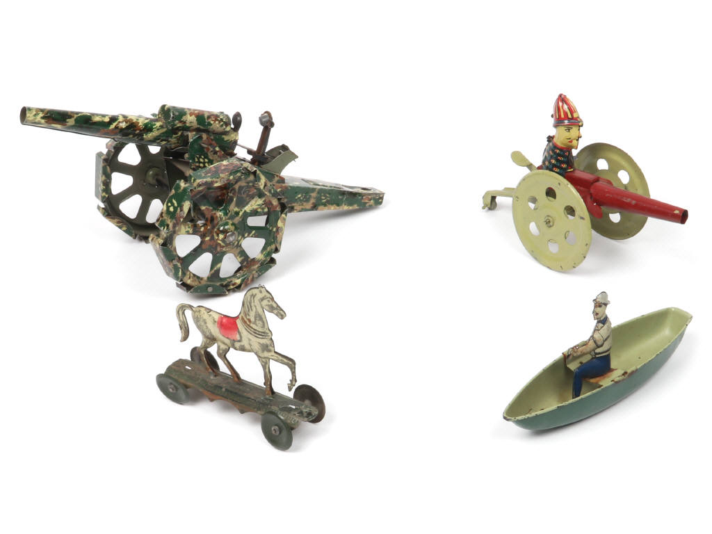 Lot 89 - DIVERS (4)