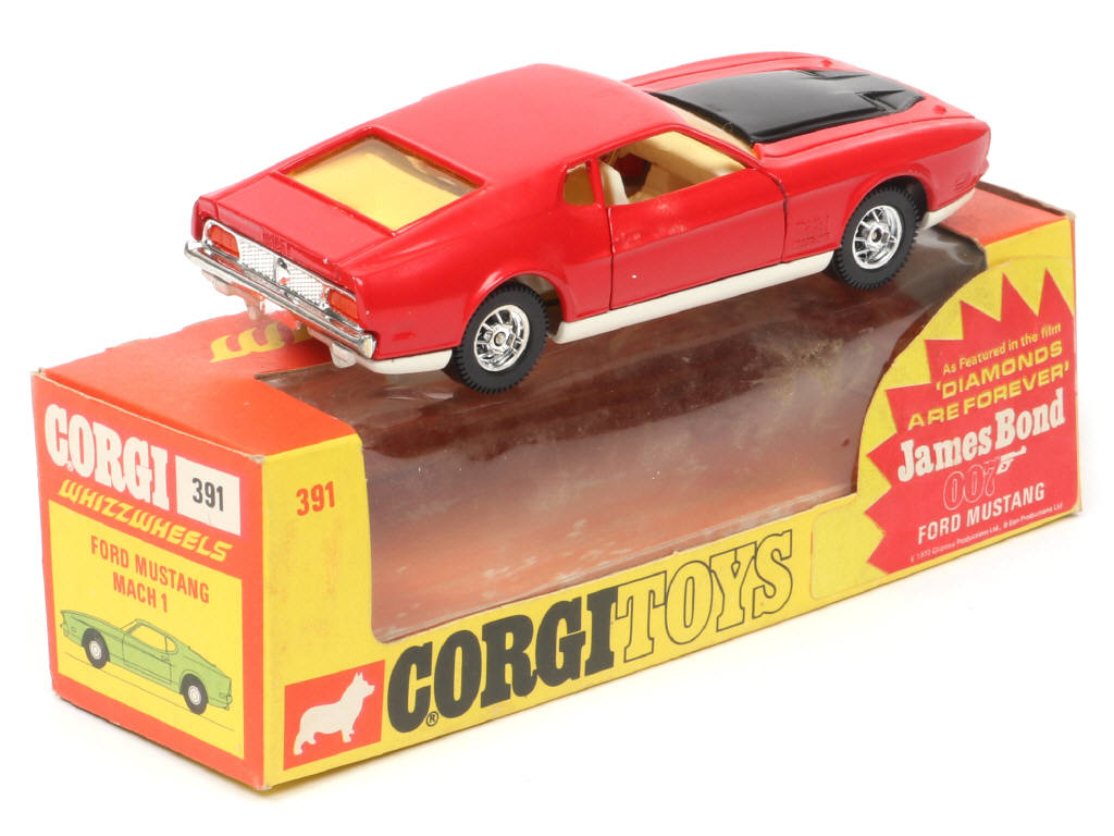 Lot 215 - CORGI TOYS (GB) (1)