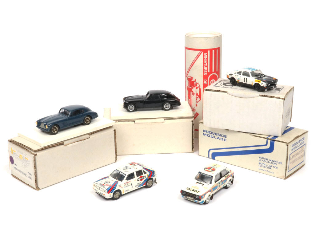 Lot 128 - DIVERS (5)