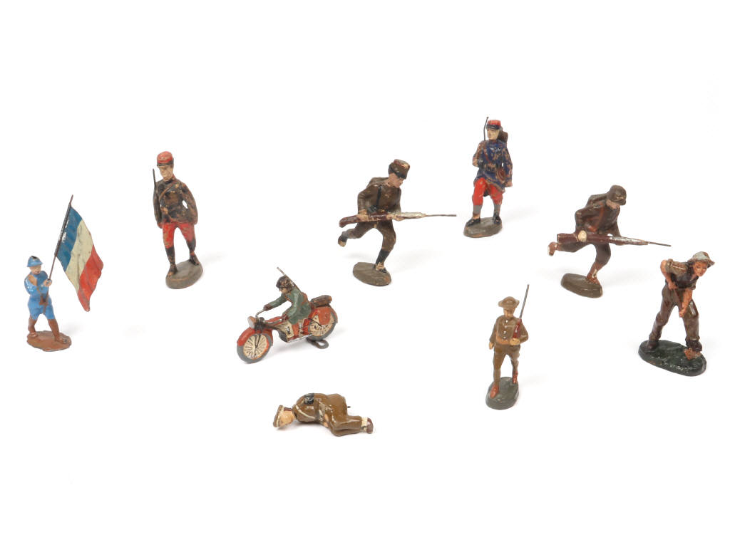 Lot 46 - DIVERS (9)
