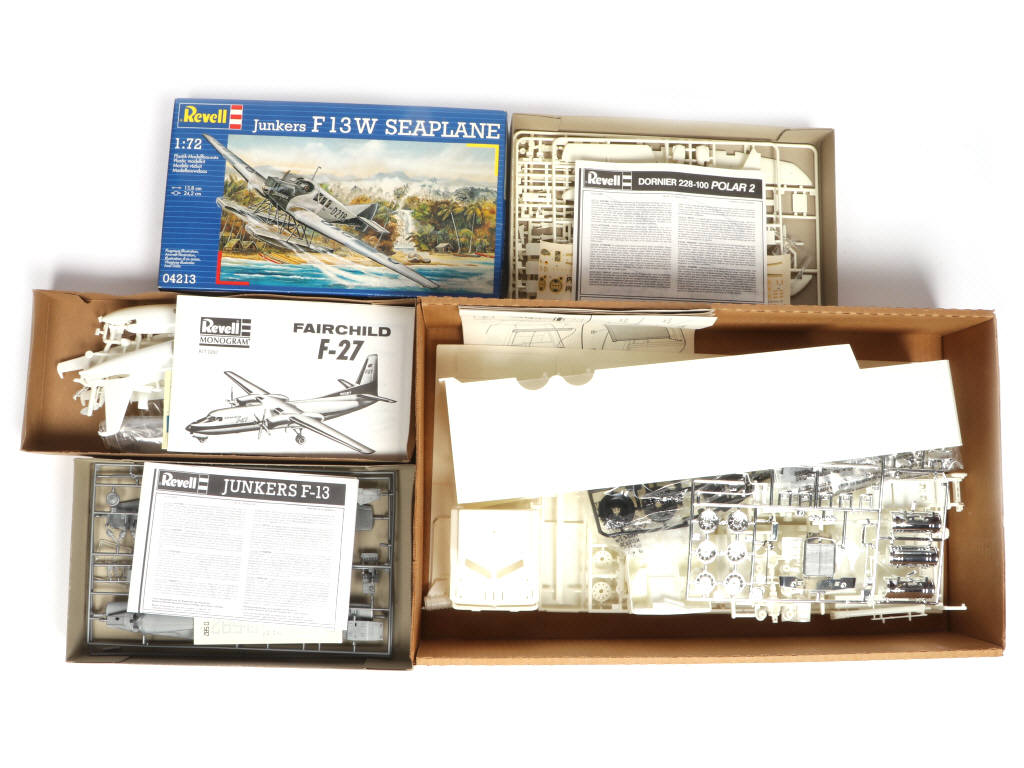 Lot 34 - REVELL (USA) (5)