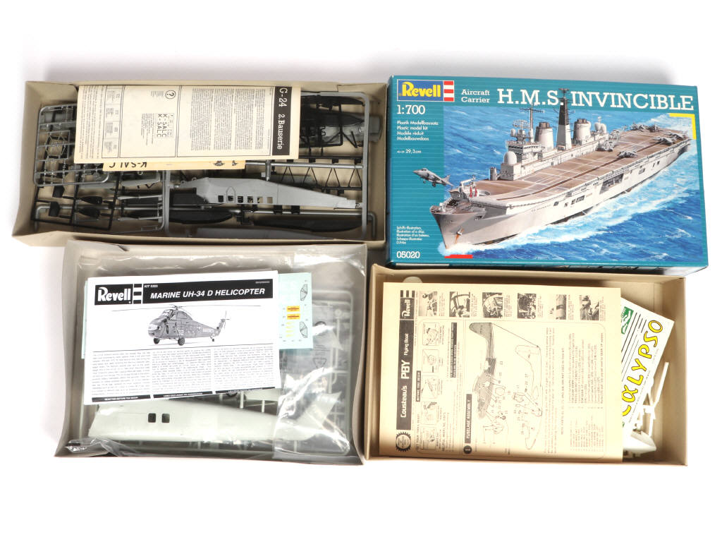Lot 30 - REVELL (USA) (4)