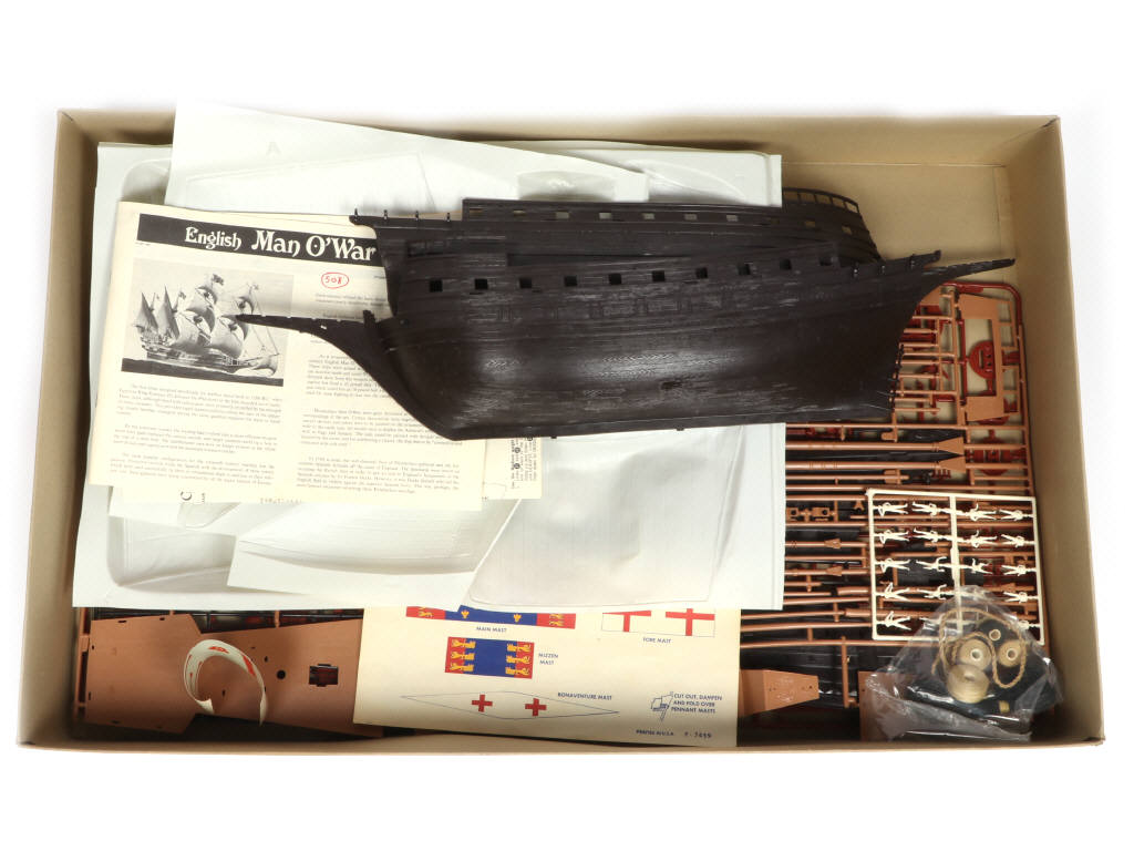 Lot 36 - REVELL (ALLEMAGNE) (1)