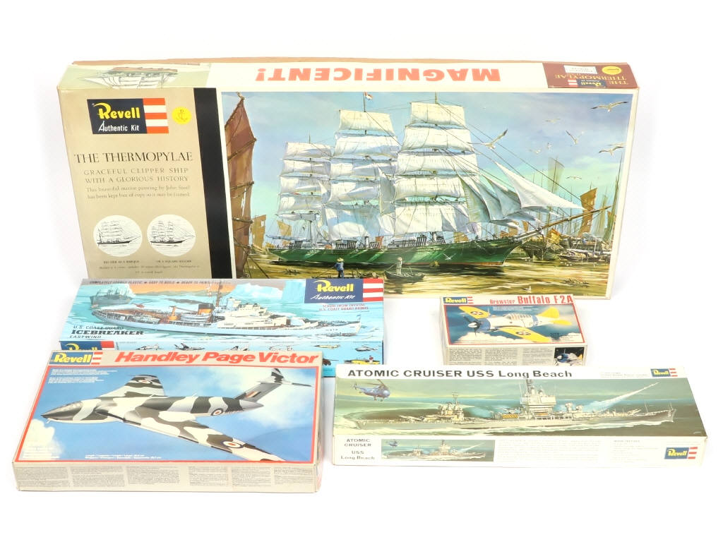 Lot 35 - REVELL (USA) (5)