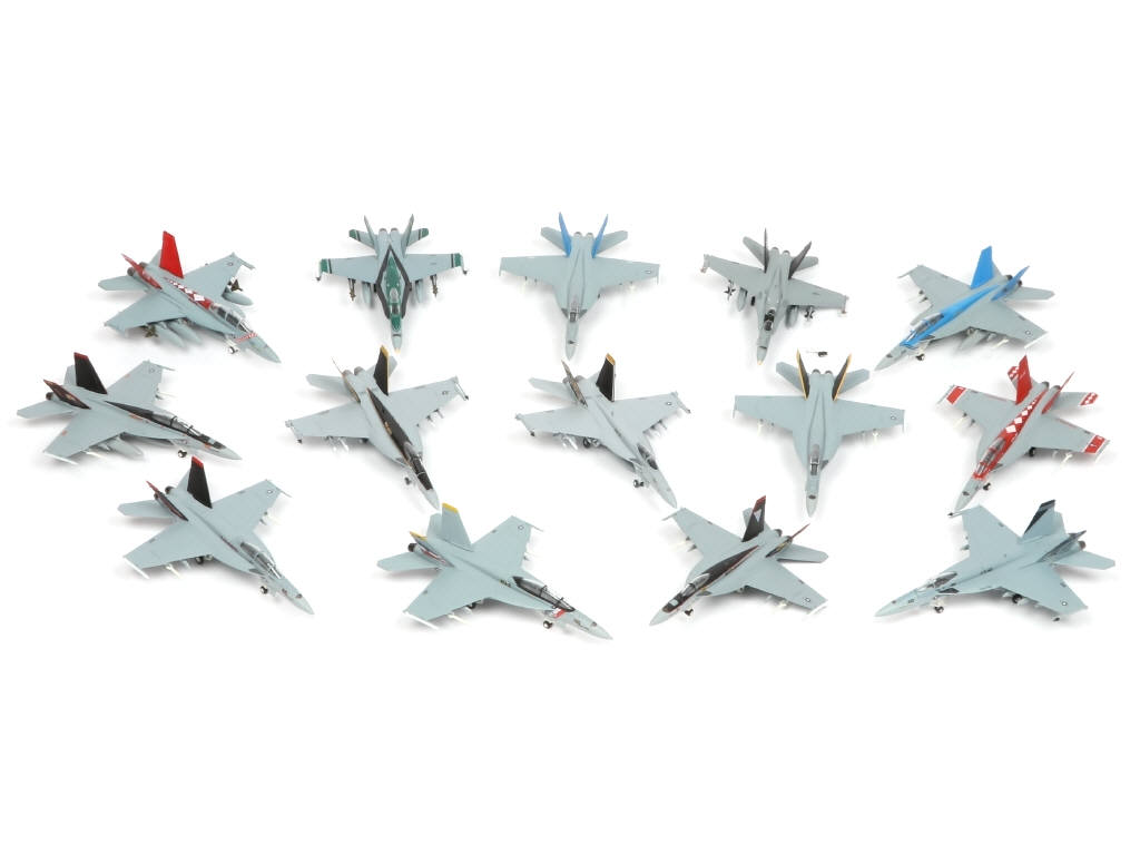 Lot 78 - DIVERS (14)