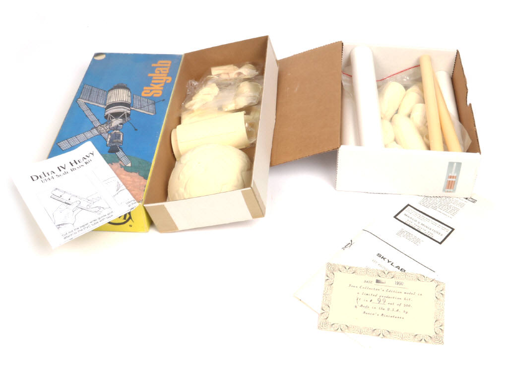 Lot 59 - DIVERS (6)