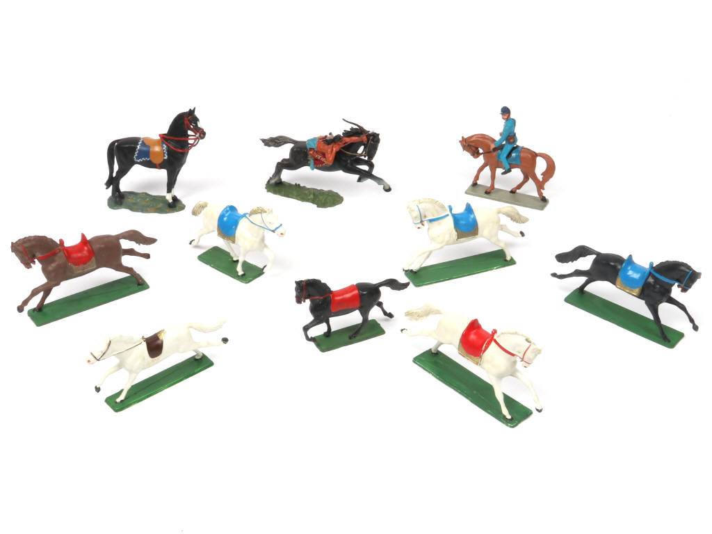 Lot 29 - DIVERS (12)