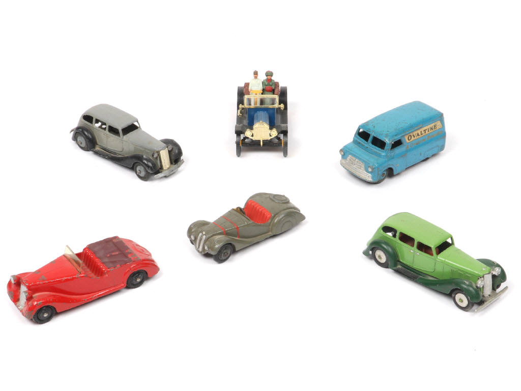 Lot 237 - DINKY TOYS (GB) (6)