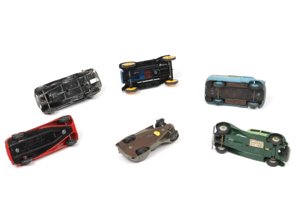 Lot 237 - DINKY TOYS (GB) (6)