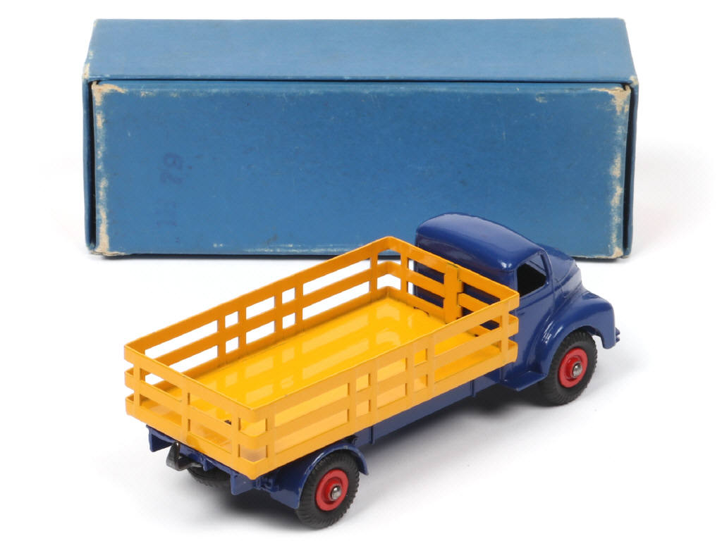 Lot 225 - DINKY TOYS (GB) (1)