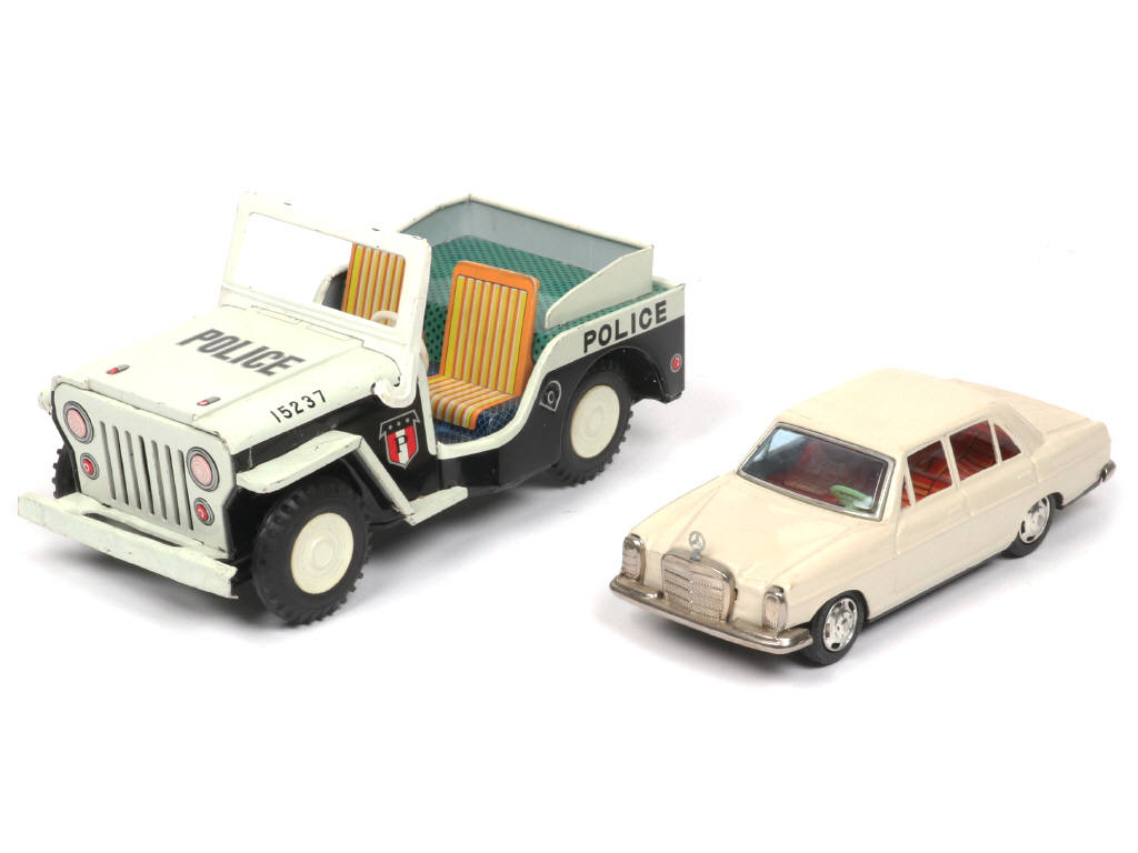 Lot 93 - DIVERS (JAPON) (2)