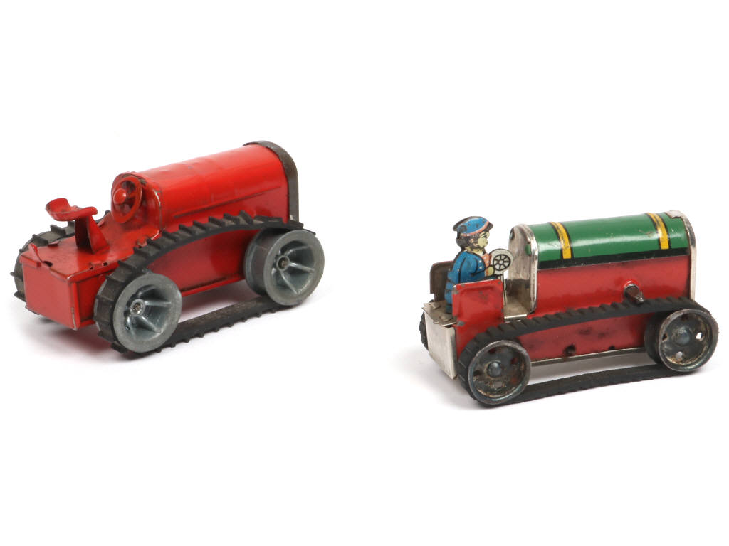 Lot 162 - DIVERS (2)