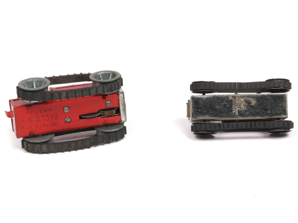 Lot 162 - DIVERS (2)