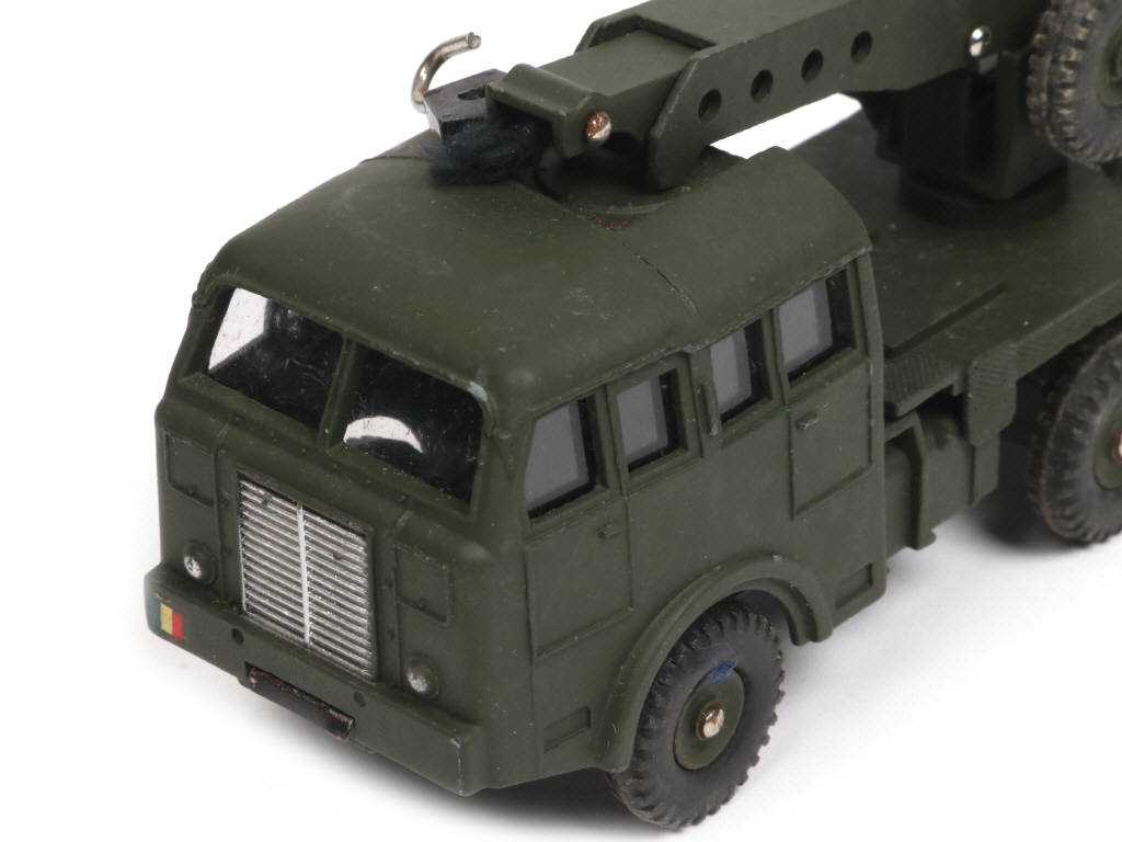 Lot 284 - DINKY TOYS (FRANCE) (1)