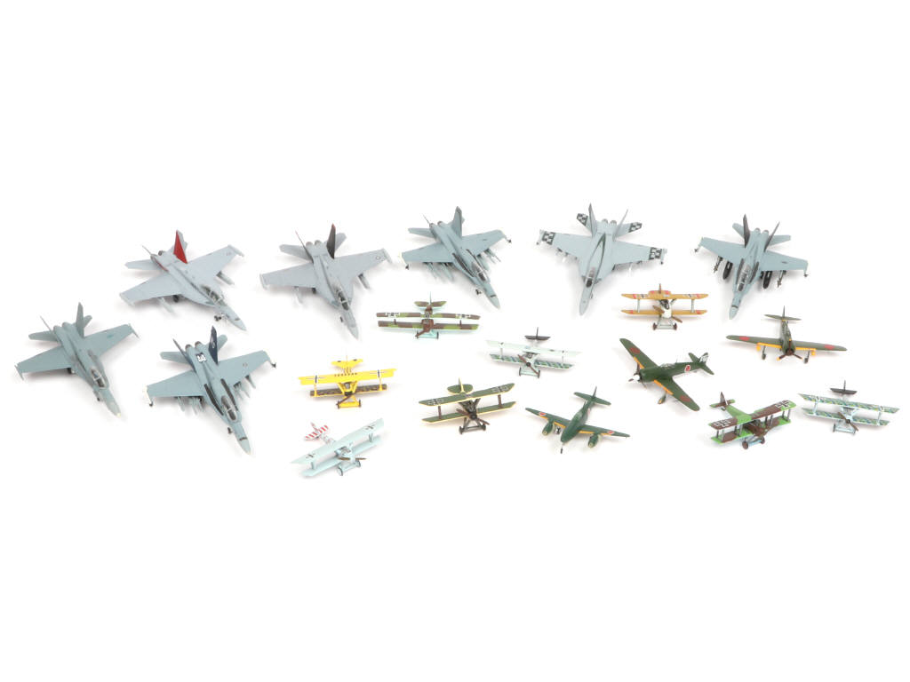 Lot 86 - DIVERS (18)