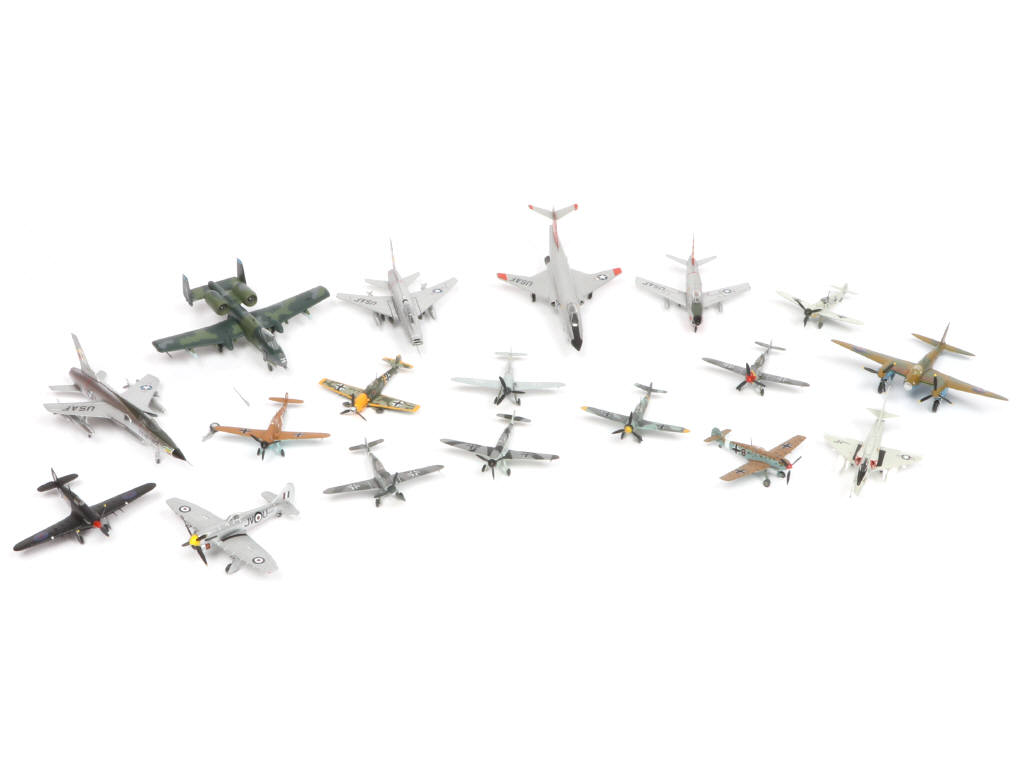 Lot 90 - DIVERS (18)
