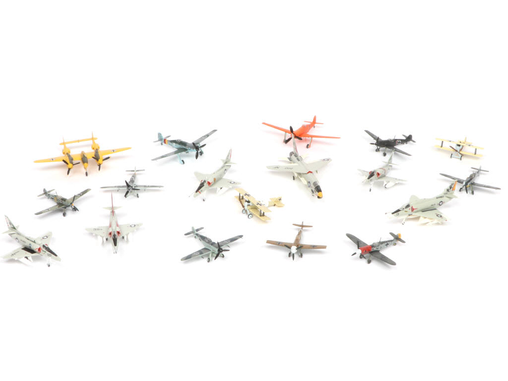 Lot 91 - DIVERS (18)