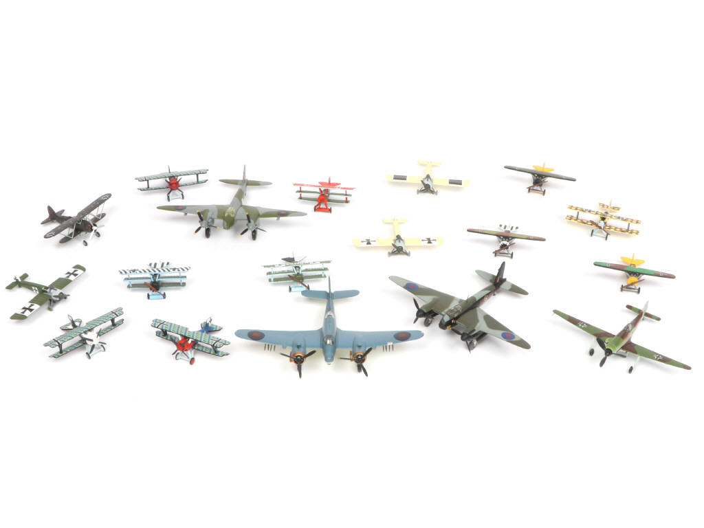 Lot 93 - DIVERS (18)