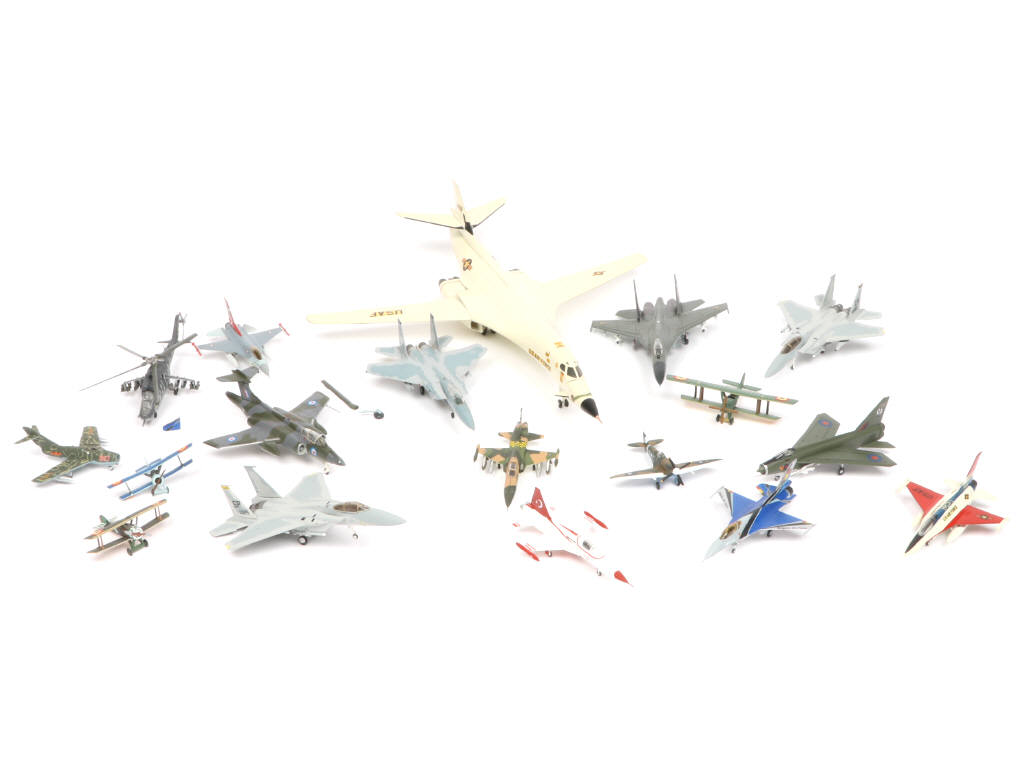 Lot 100 - DIVERS (18)