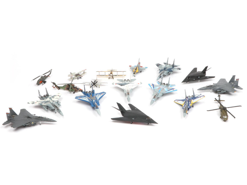 Lot 122 - DIVERS (18)