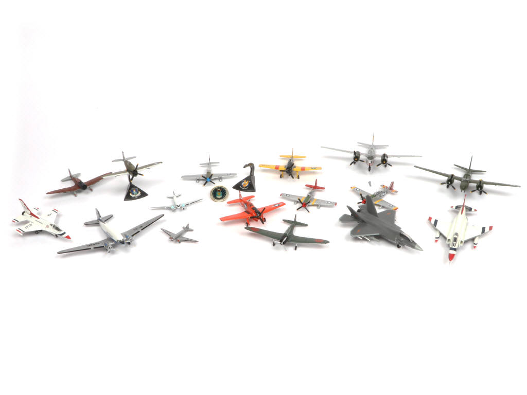 Lot 74 - DIVERS (16)