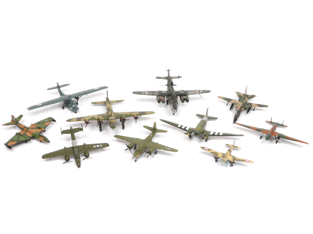 Lot 67 - DIVERS (10)