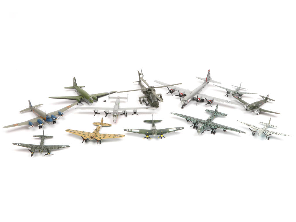 Lot 60 - DIVERS (12)