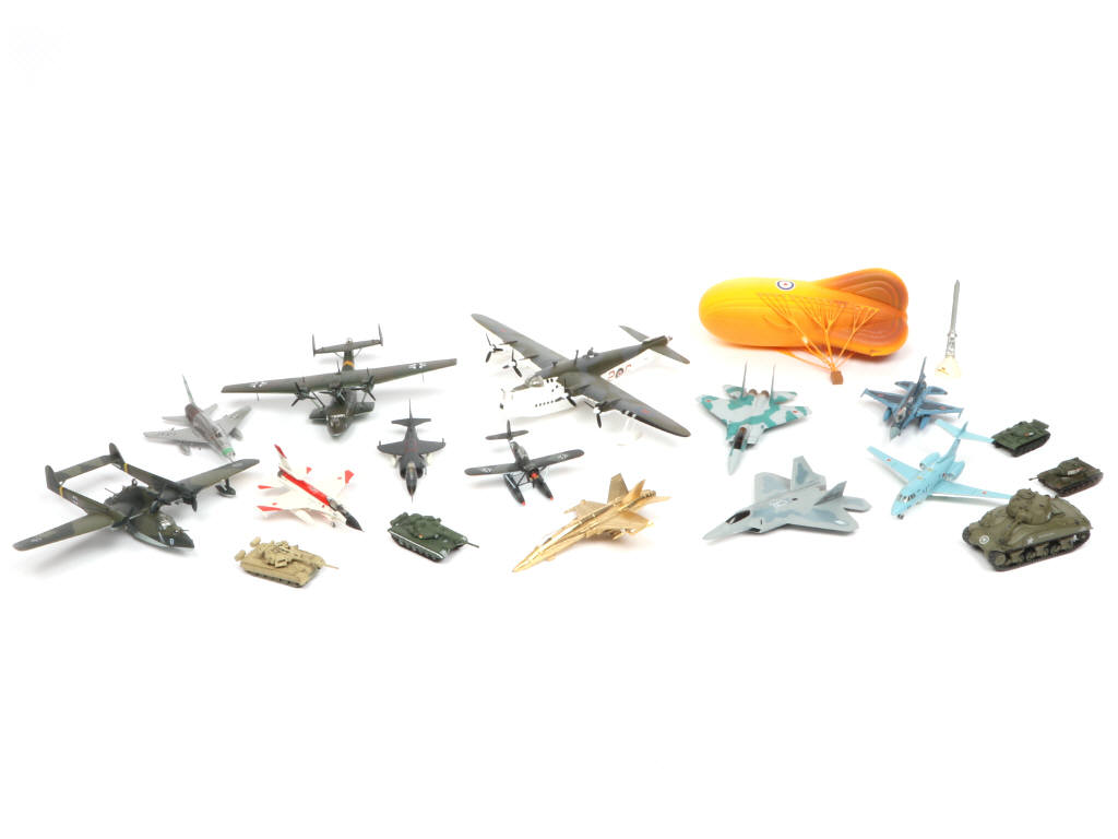 Lot 97 - DIVERS (18)
