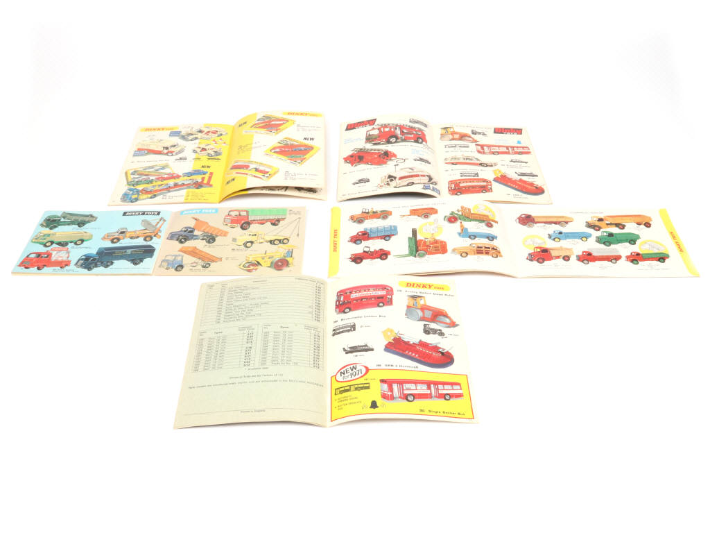 Lot 19 - DINKY TOYS (GB) (5)