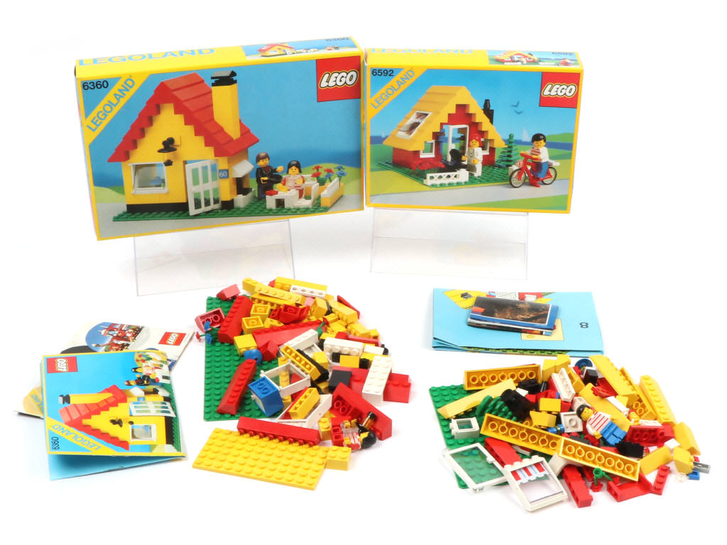 Lot 303 - LEGO (DANEMARK) (2)