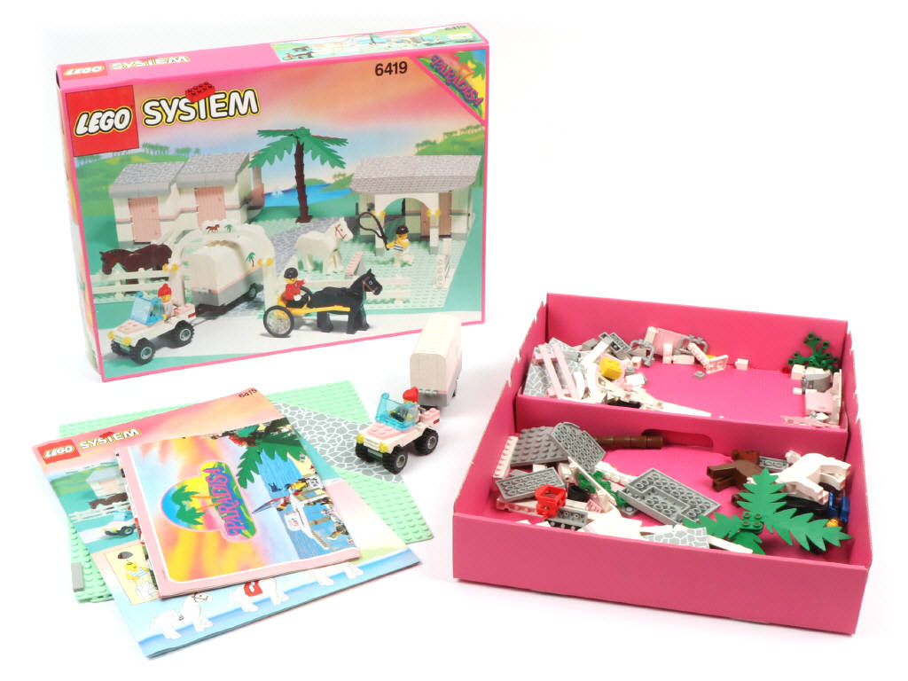 Lot 320 - LEGO (DANEMARK) (3)