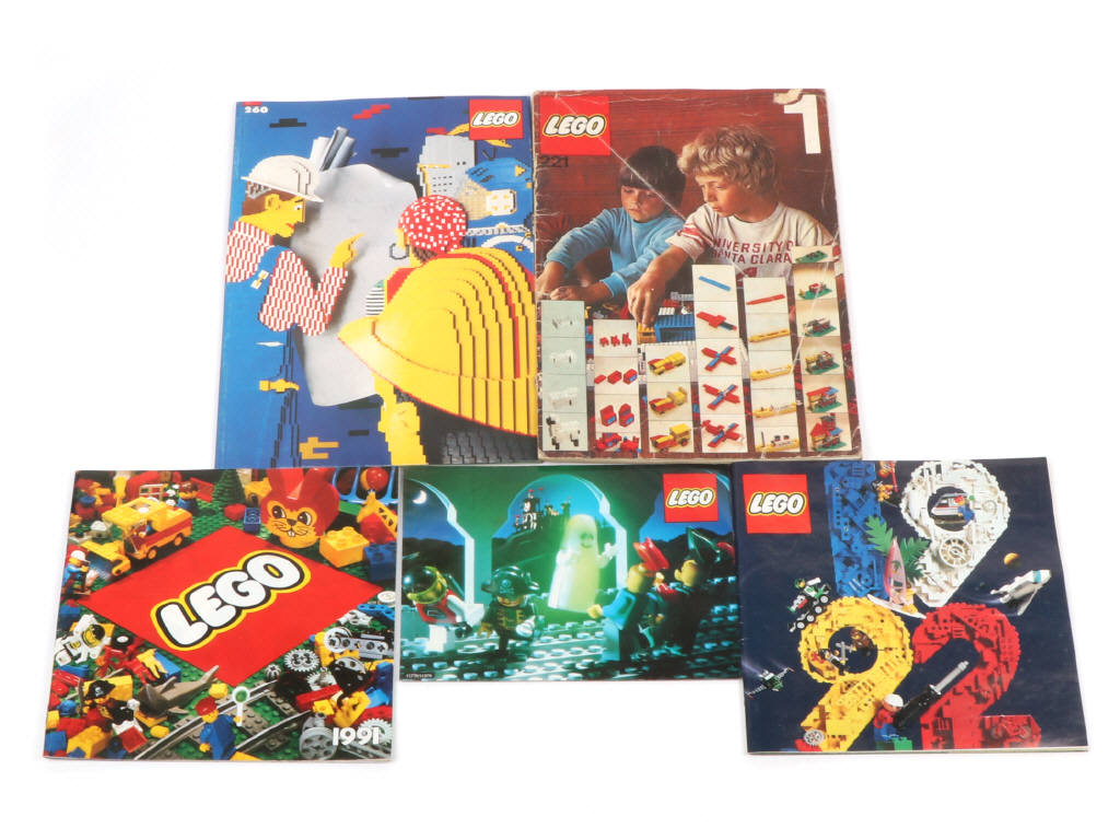 Lot 323 - LEGO (DANEMARK) (1)