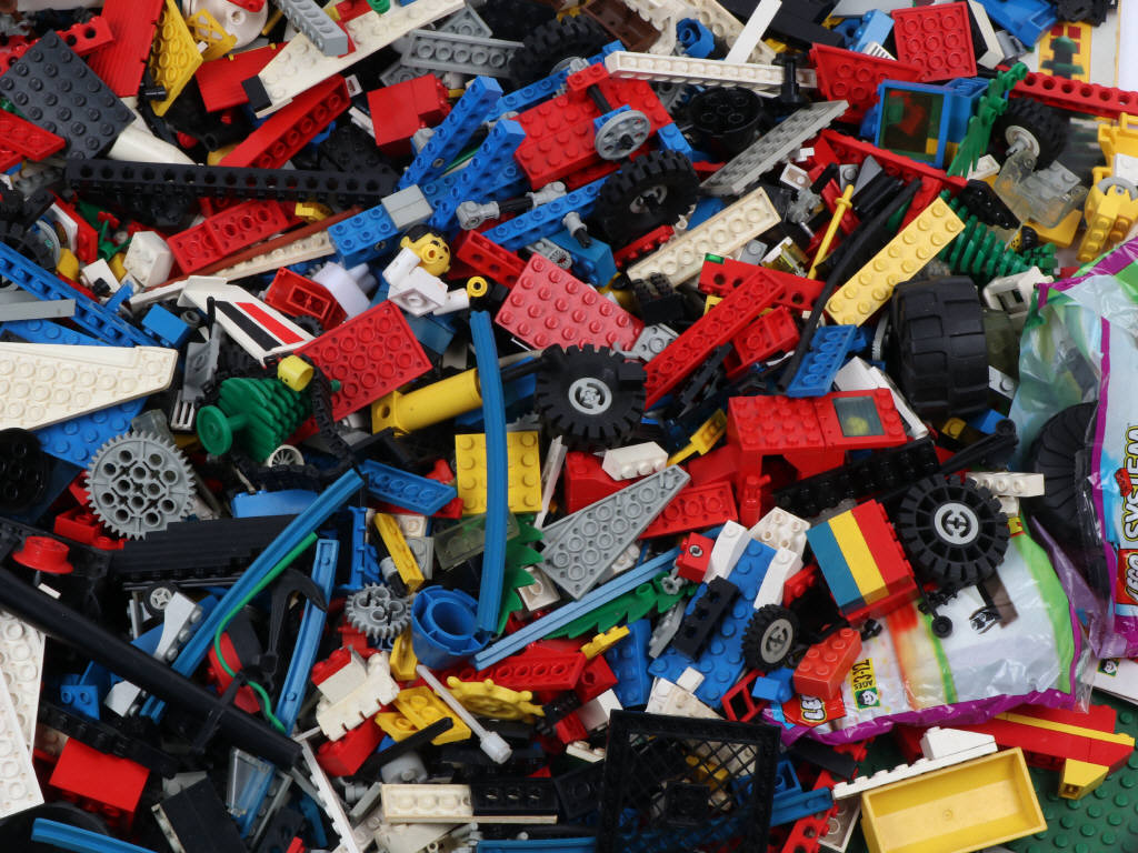 Lot 324 - LEGO (DANEMARK) (1)