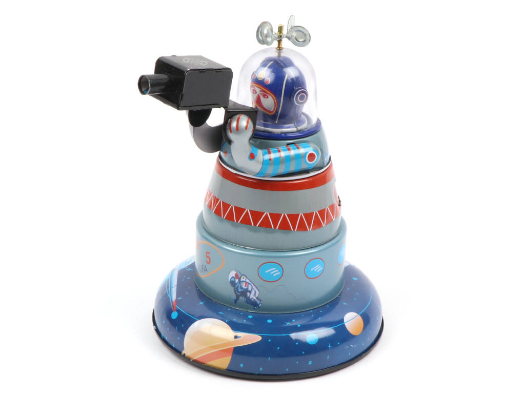 Lot 350 - DIVERS (4)