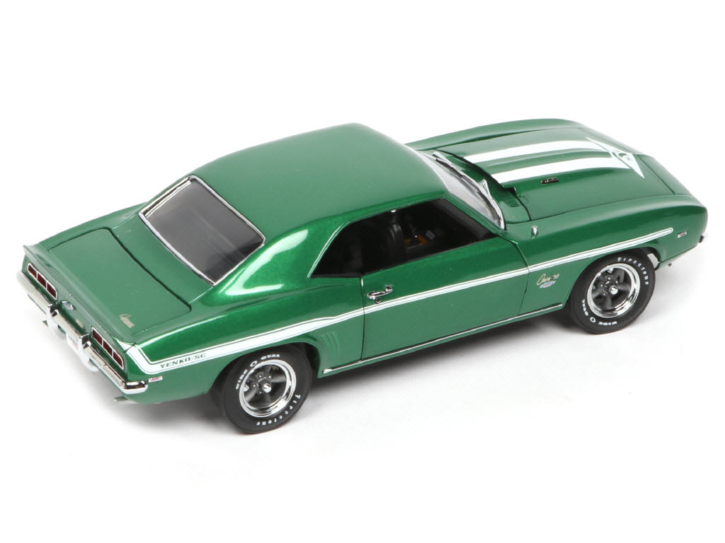 Lot 102 - REVELL (USA) (1)