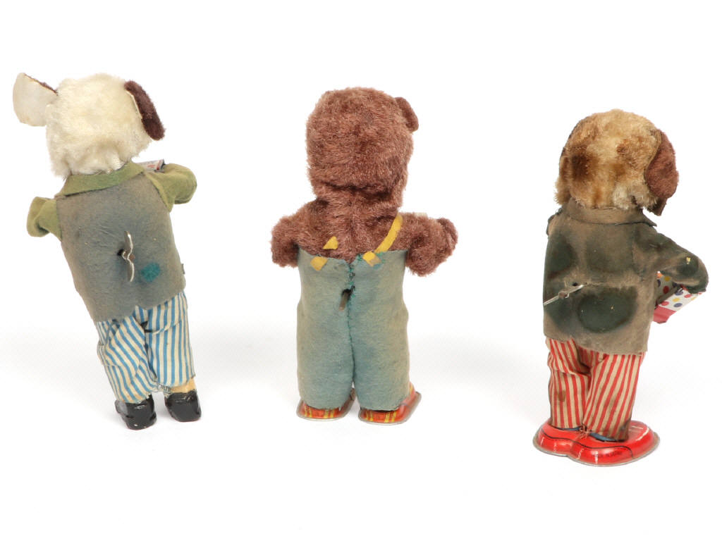 Lot 68 - DIVERS (JAPON) (3)